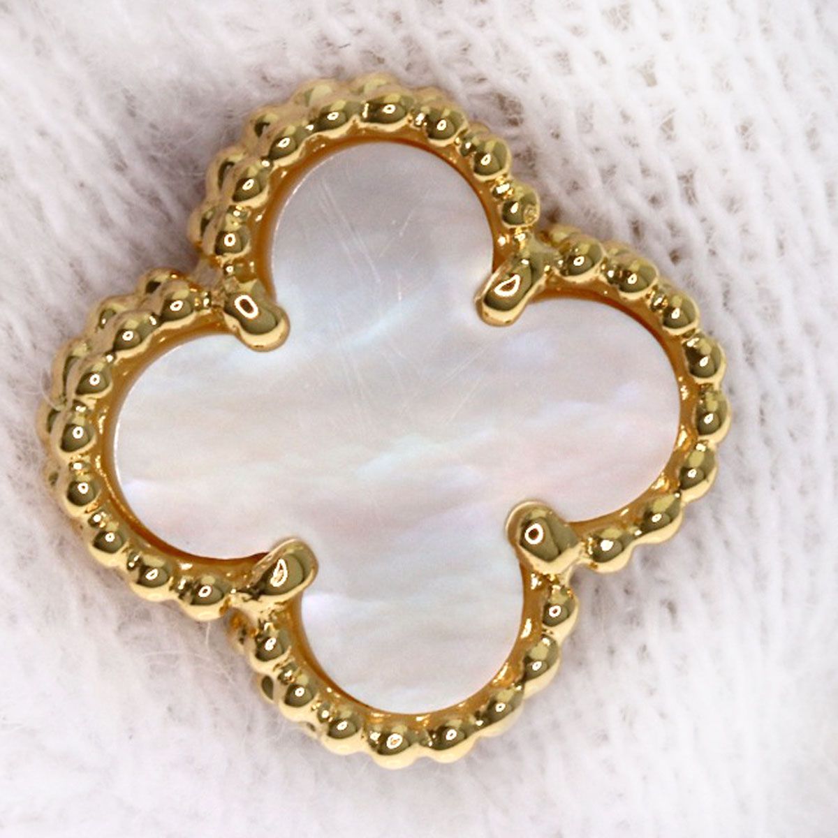 Van Cleef & Arpels Sweet Alhambra Earrings 18k Yellow Gold — view 6