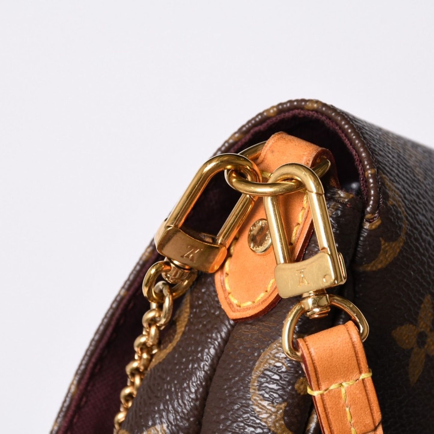 Louis Vuitton Monogram Favorite MM Shoulder Bag Brown Gold — view 5