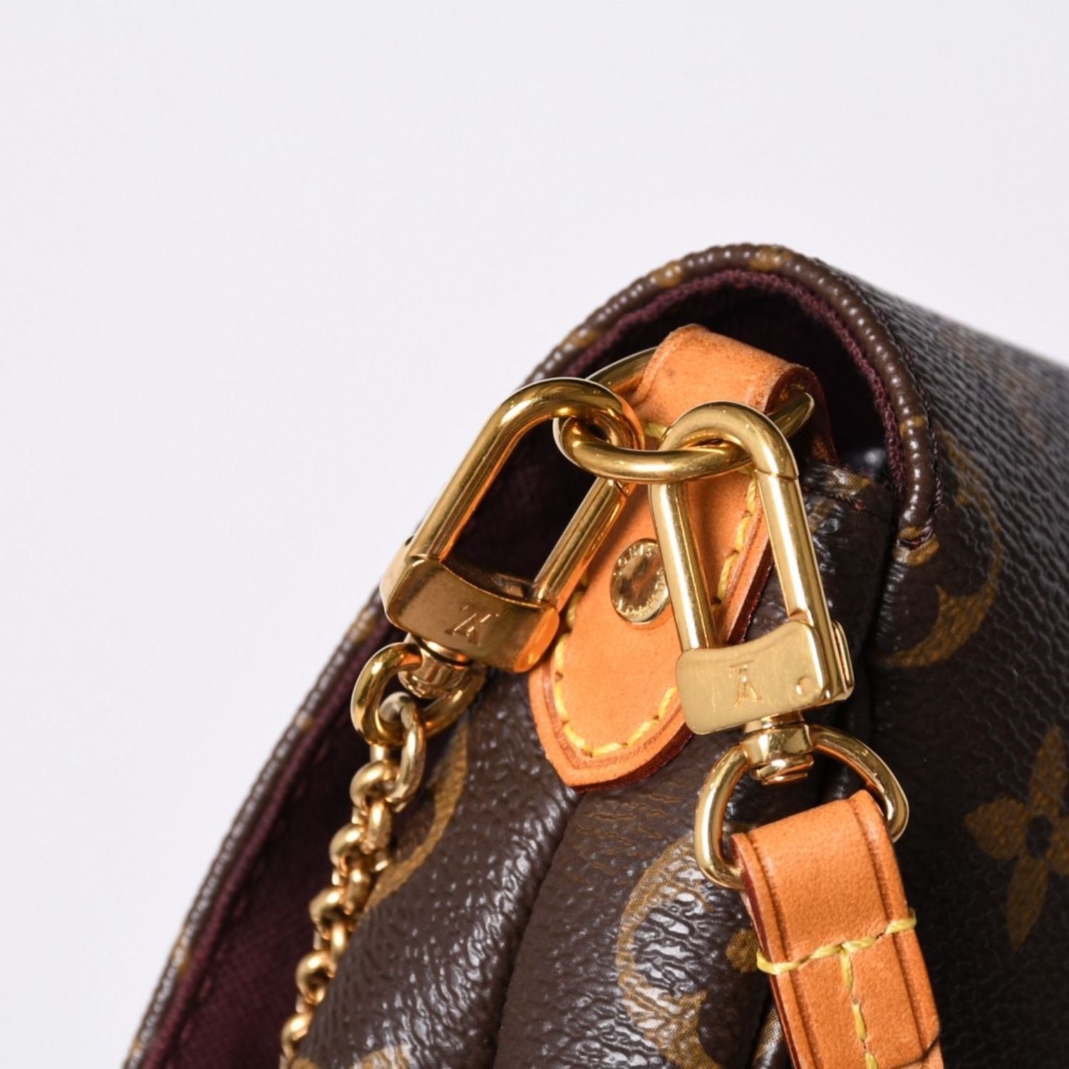Louis Vuitton Monogram Favorite MM Shoulder Bag Brown Gold — view 5