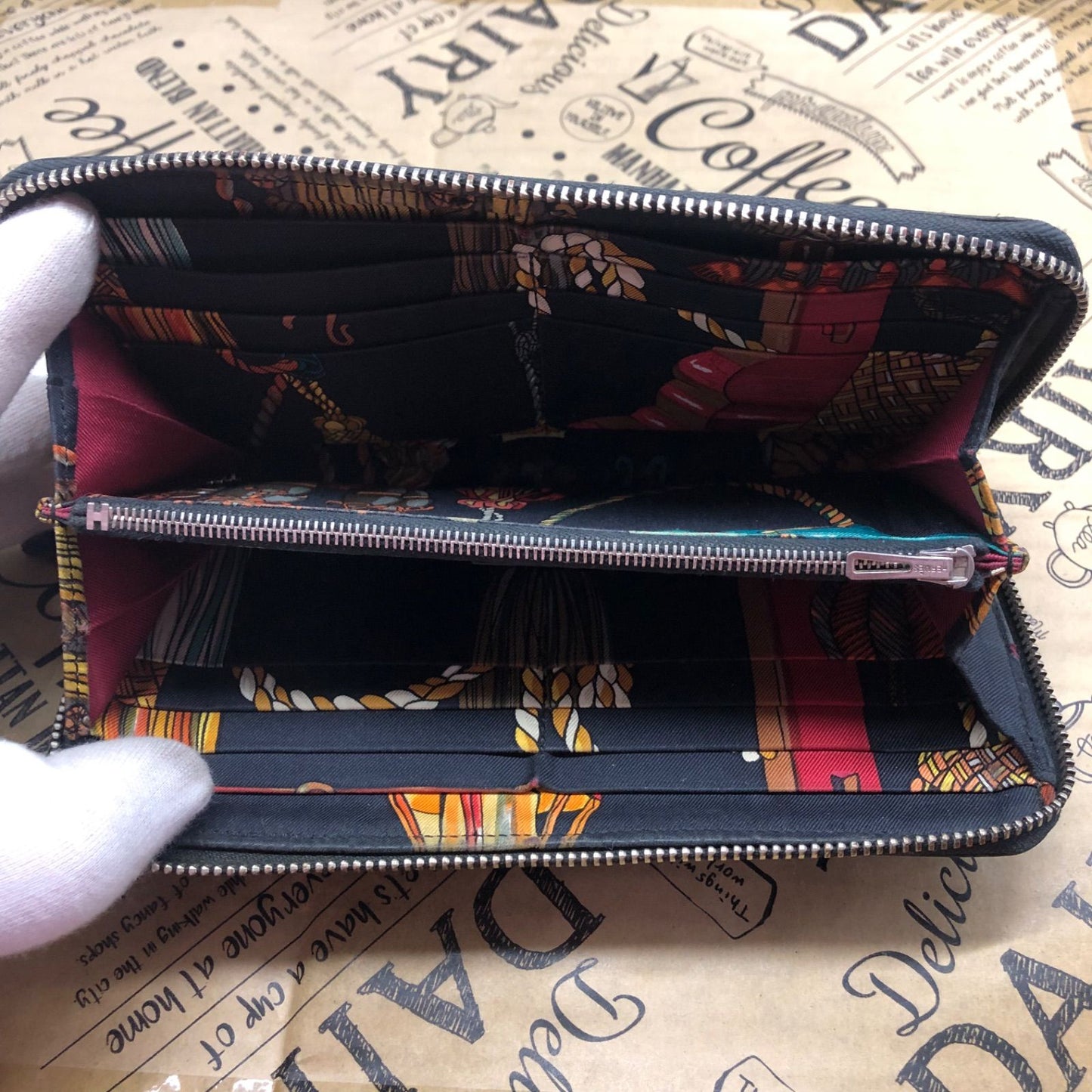 Hermes Wallet Silk in Round Silky Pop Black — view 5