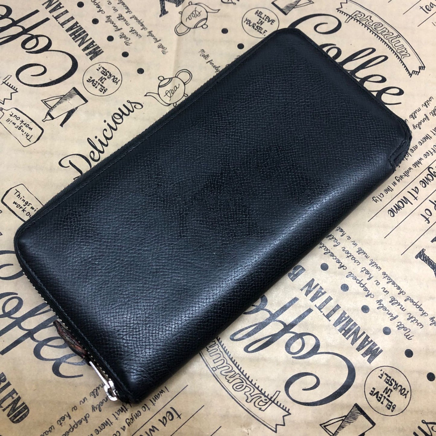 Hermes Wallet Silk in Round Silky Pop Black — view 2