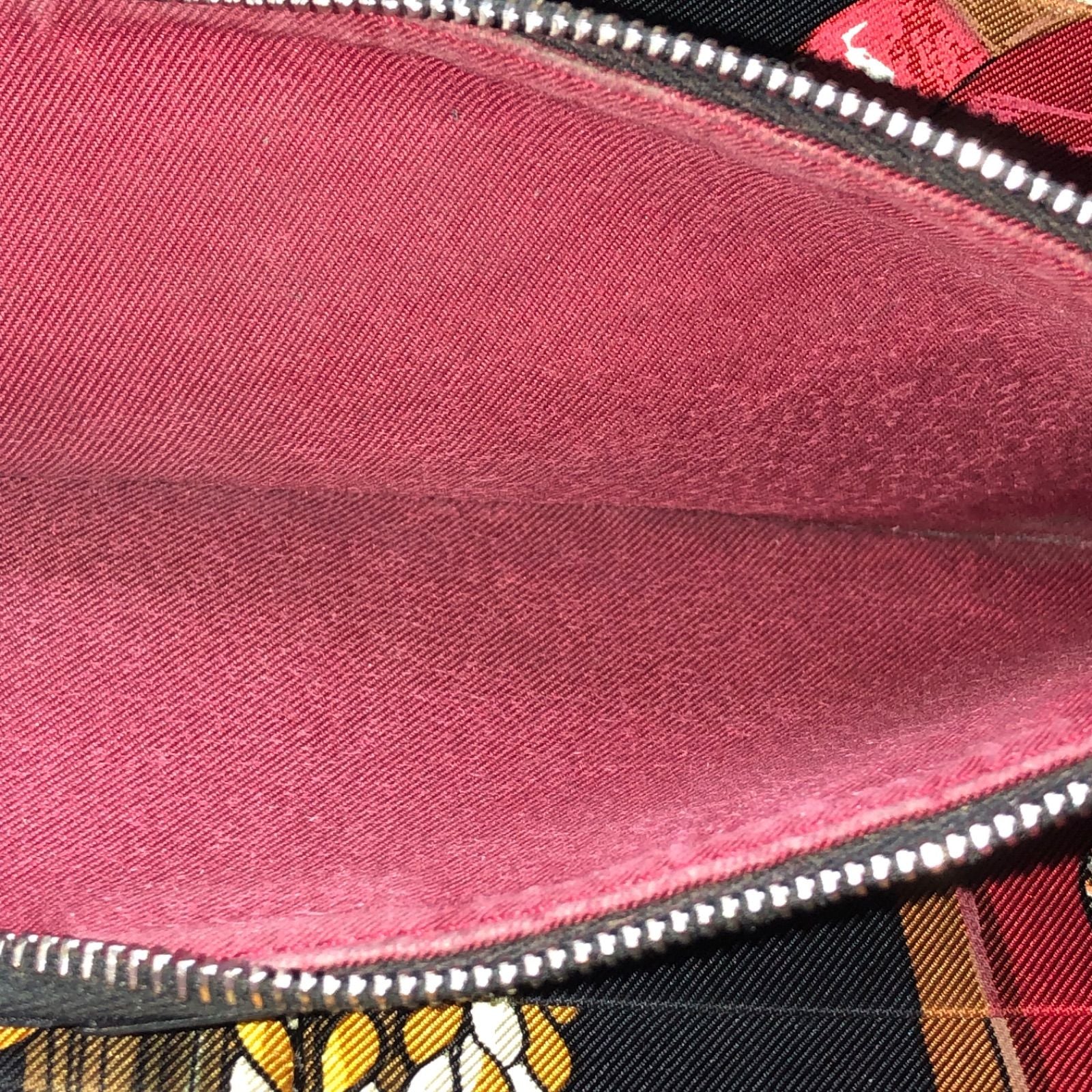 Hermes Wallet Silk in Round Silky Pop Black — view 6