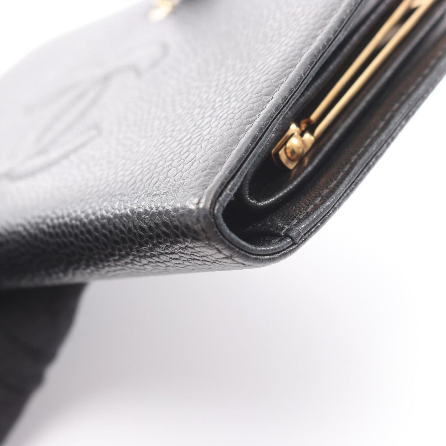 Chanel Bifold Wallet CC Logo Black Caviar Leather — view 9