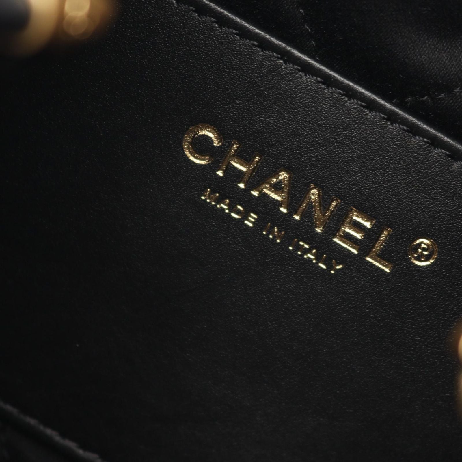 Chanel Shoulder Bag 22 Mini Black Leather 22 Quilted Chain — view 4
