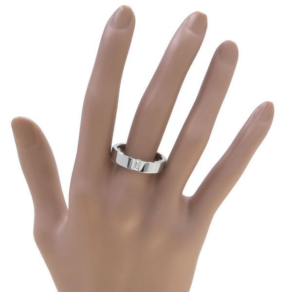 Harry Winston Baguette Cut Vertical Band Ring Area — view 7