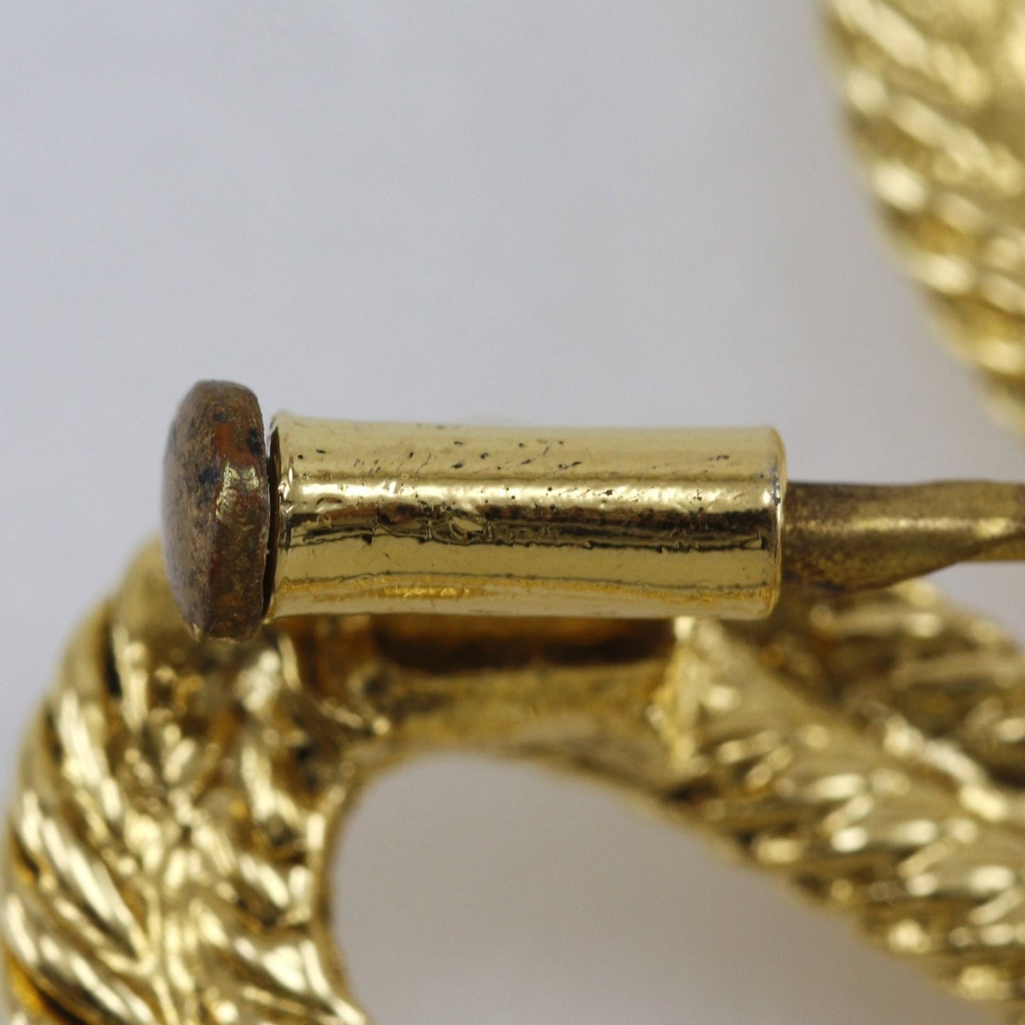 Chanel Clover CC Logo Vintage Gold Plated 28 Brooch — view 6