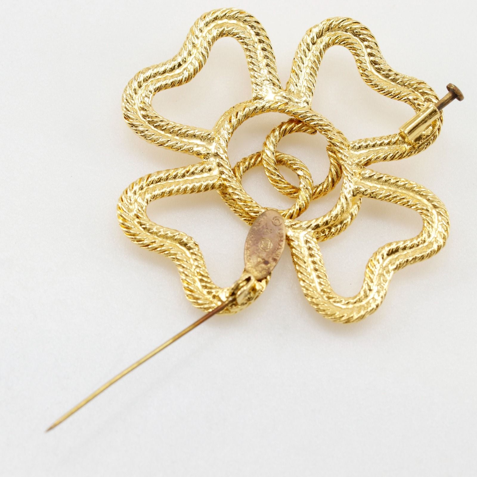 Chanel Clover CC Logo Vintage Gold Plated 28 Brooch — view 3