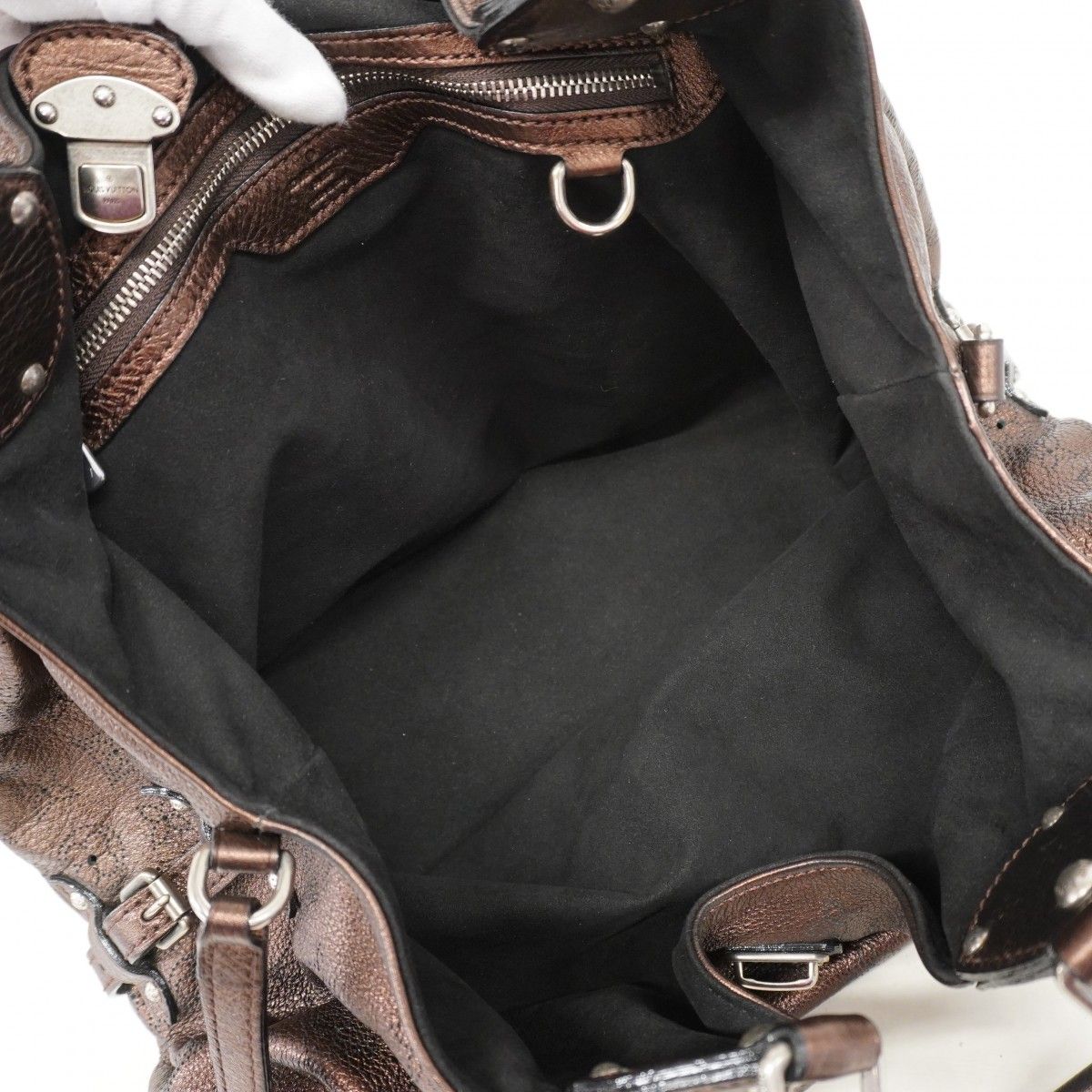 Louis Vuitton Handbag Mahina L Mordre — view 4