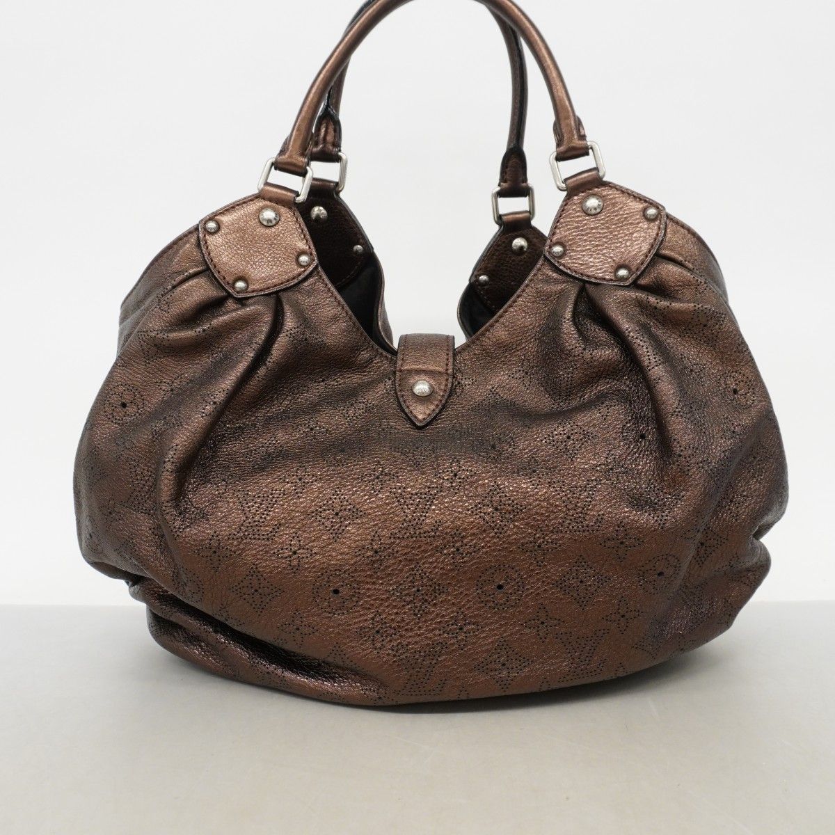 Louis Vuitton Handbag Mahina L Mordre — view 8