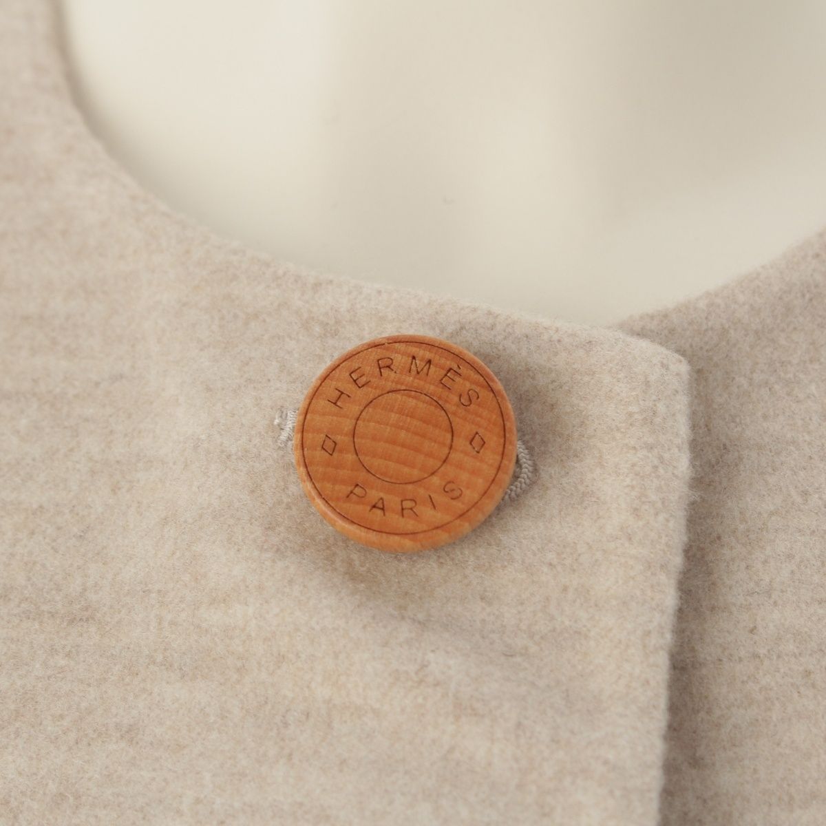 Hermes Cashmere Series Button Logo Long Gilet Coat Vest Beige 34 — view 8