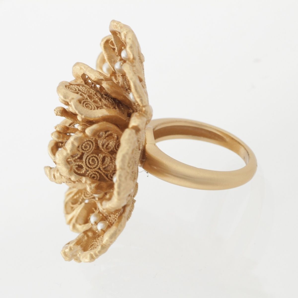 Dior Flower Pearl Ring Gold — view 3