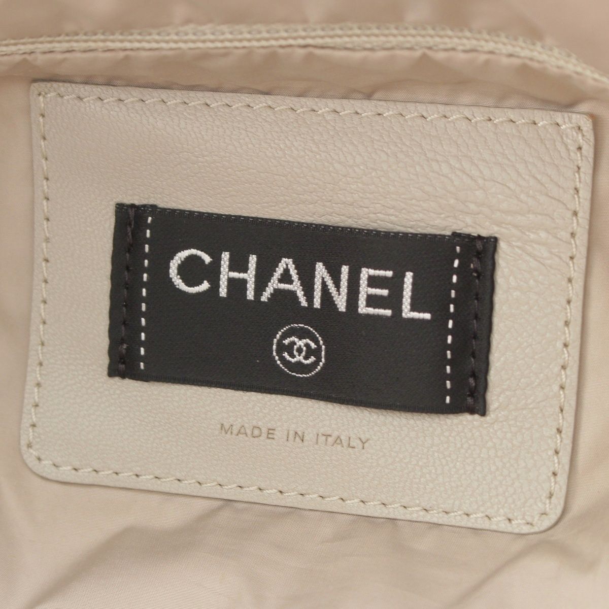 Chanel Deudone Coconnage Nylon Embossed Logo Shoulder Bag Pink White — view 7