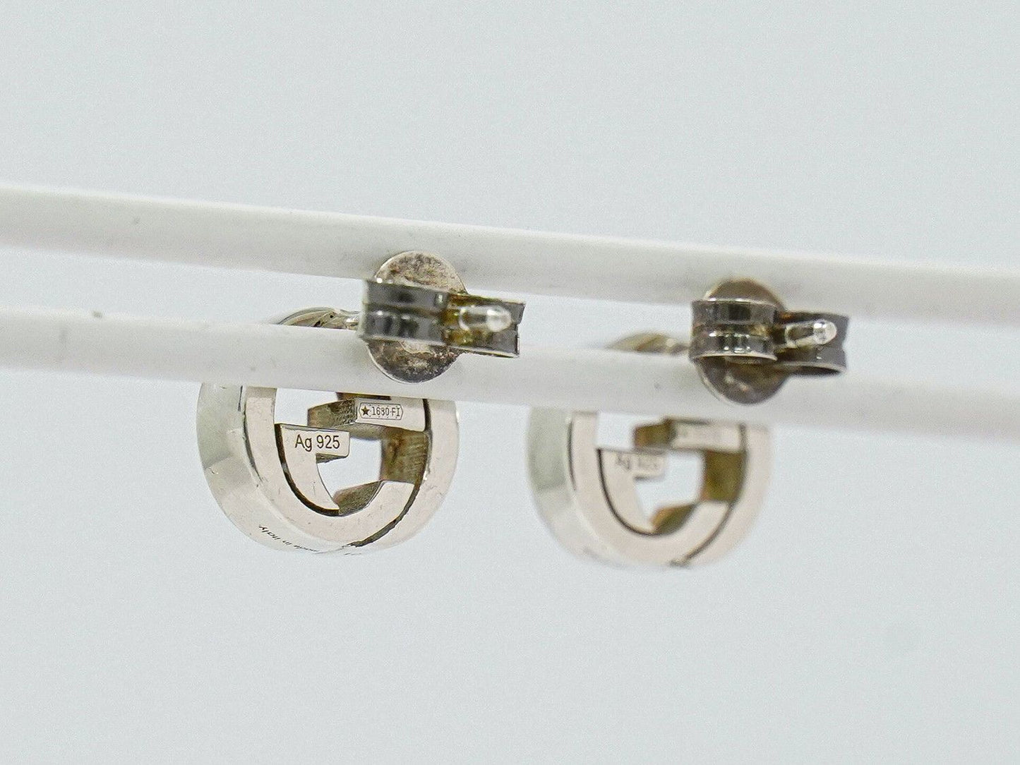 Gucci Interlocking Stud Earrings Silver — view 6