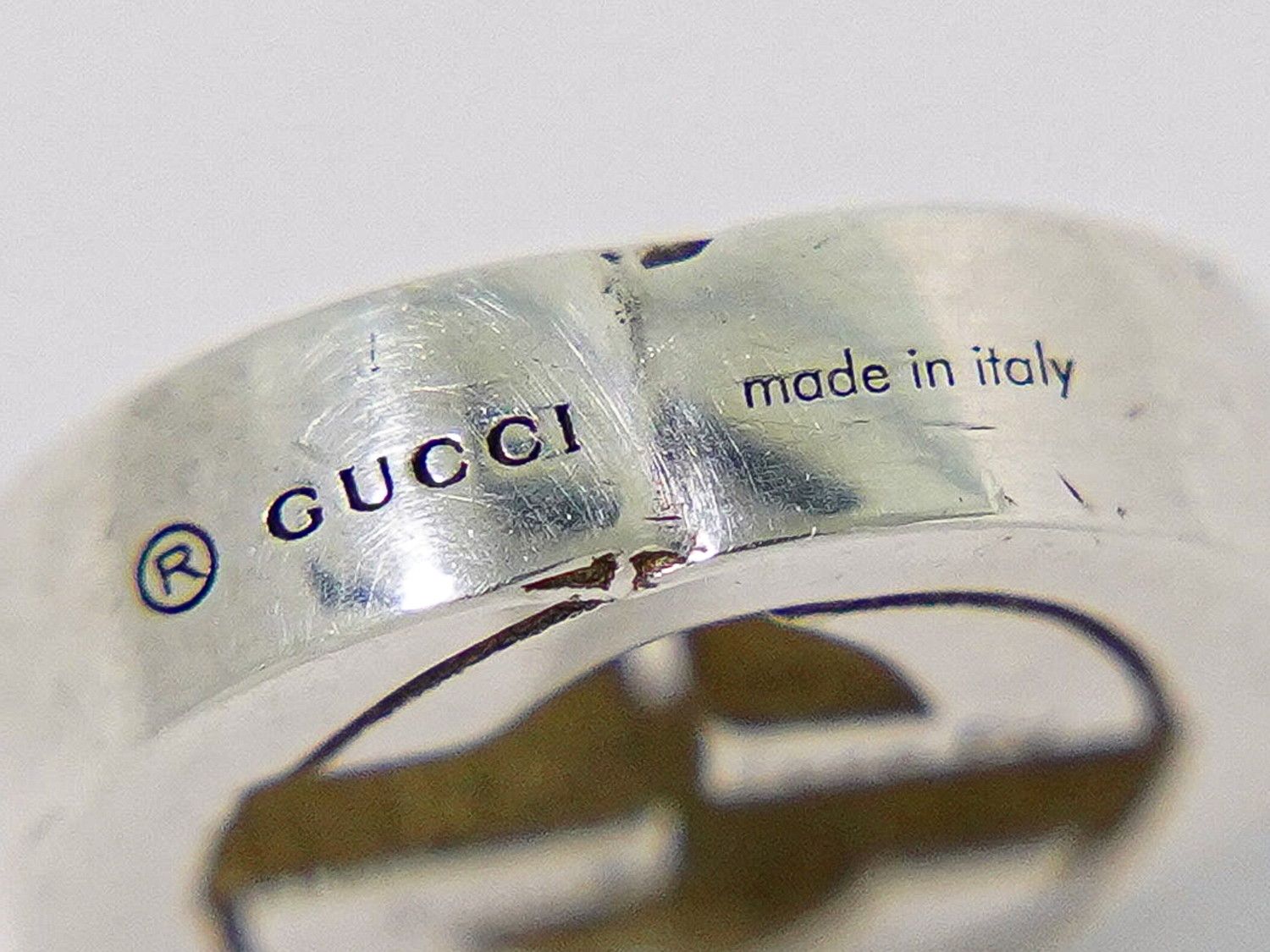 Gucci Interlocking Stud Earrings Silver — view 7