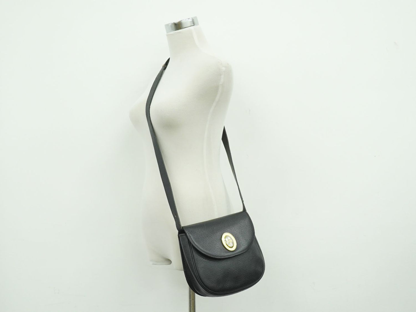 Dior Leather Shoulder Bag Pochette Black — view 6
