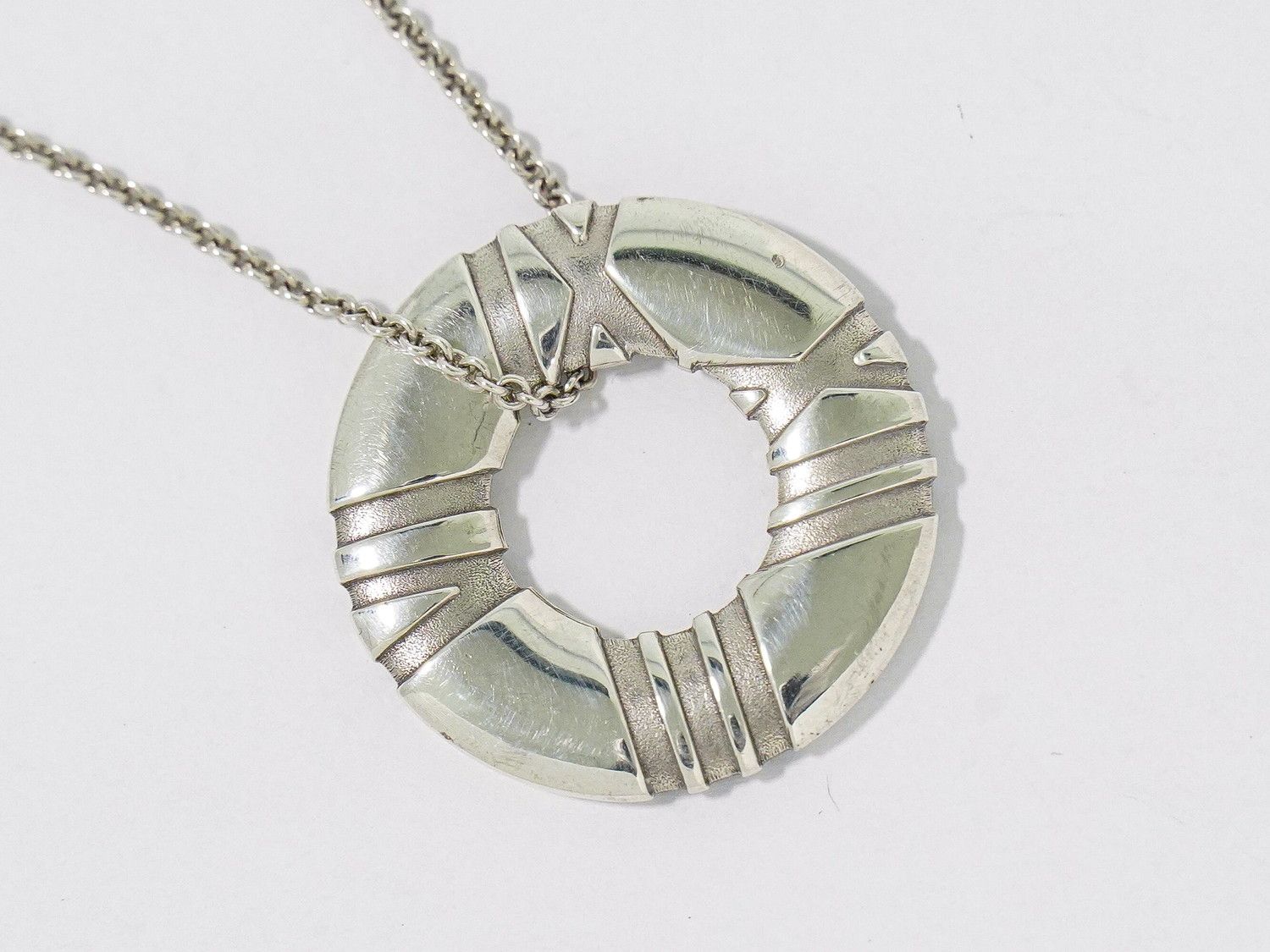 Tiffany & Co Atlas Circle 925 Necklace Pendant Silver — view 4