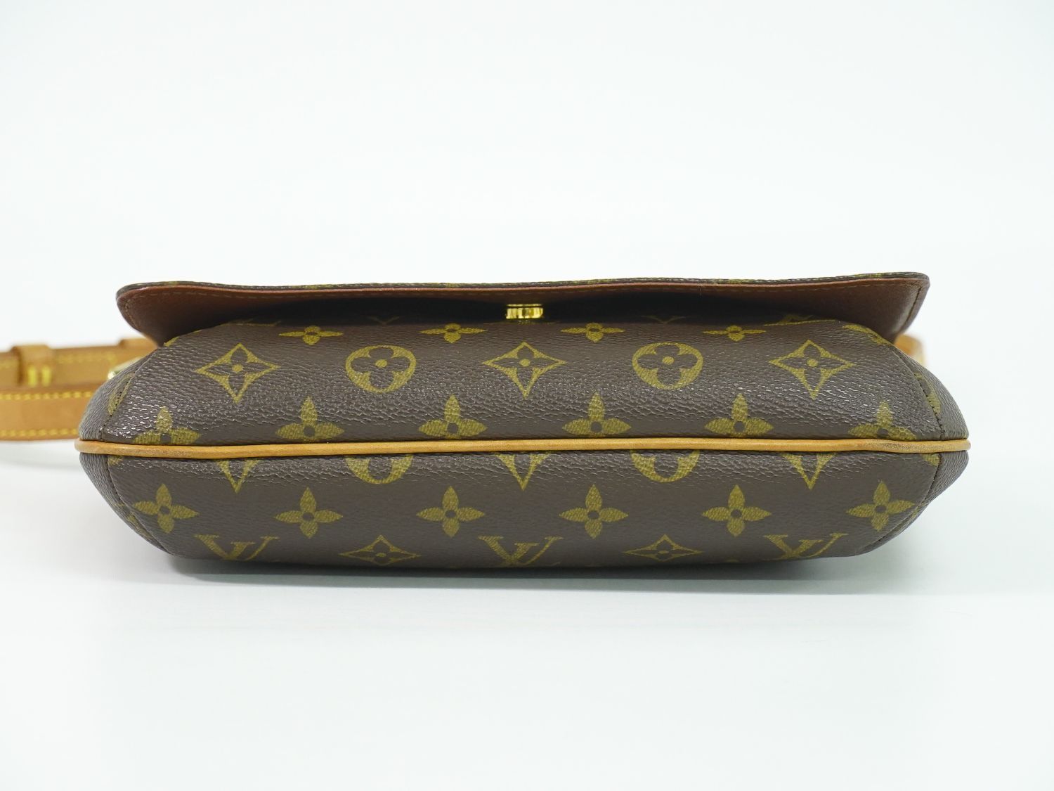 Louis Vuitton LV Musette Tango Short Monogram Shoulder Bag Brown — view 3