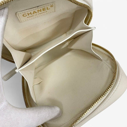 Chanel Shoulder Bag Lambskin White Gold CC Logo Quilted Chain 2-Way — view 6