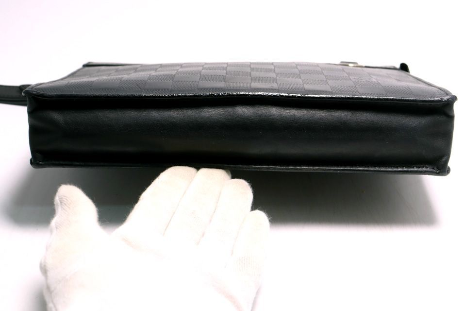 Louis Vuitton Damier Infini Stand Pouch Leather Clutch — view 3