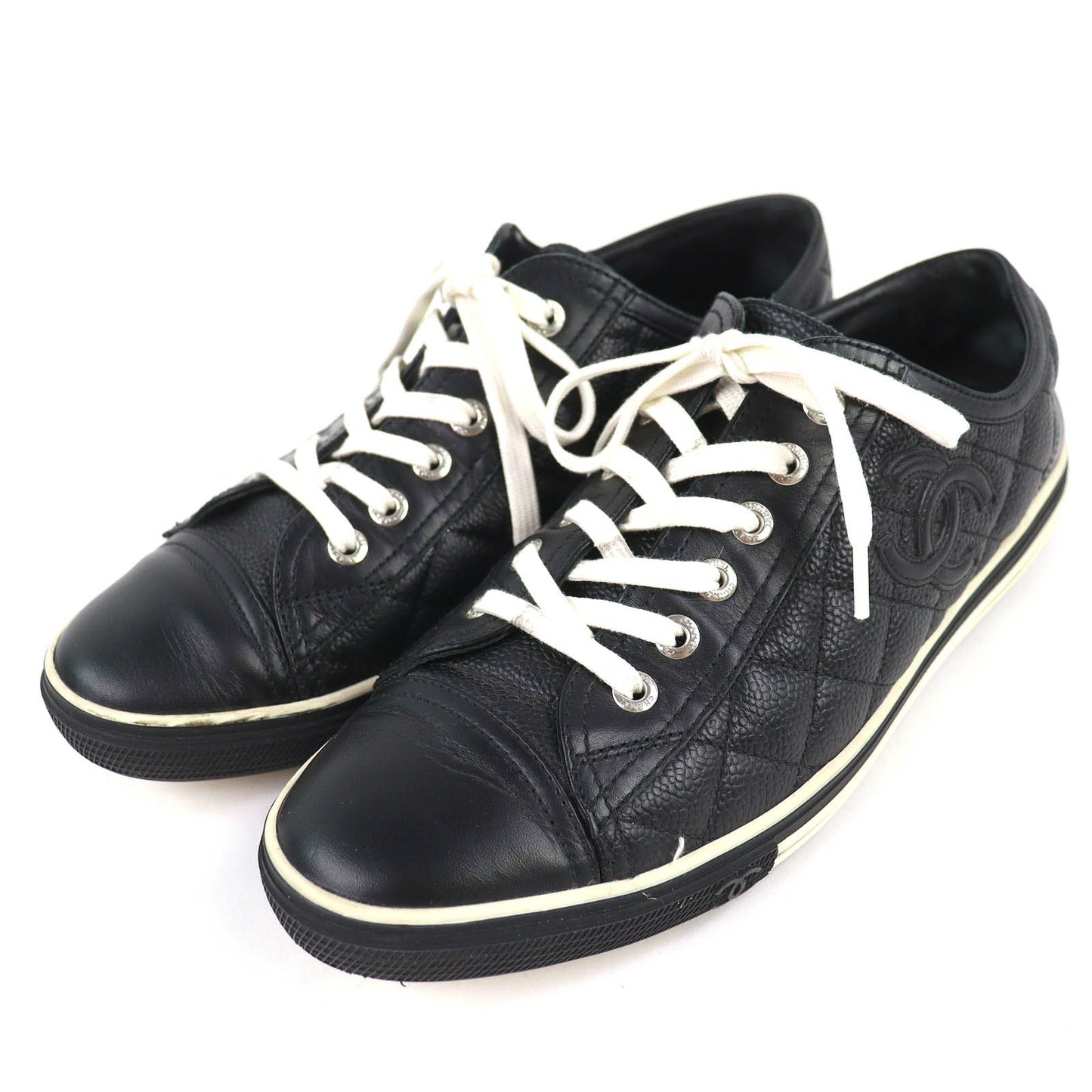 Chanel Caviar Leather CC Logo Quilted Low Cut Sneakers Black White