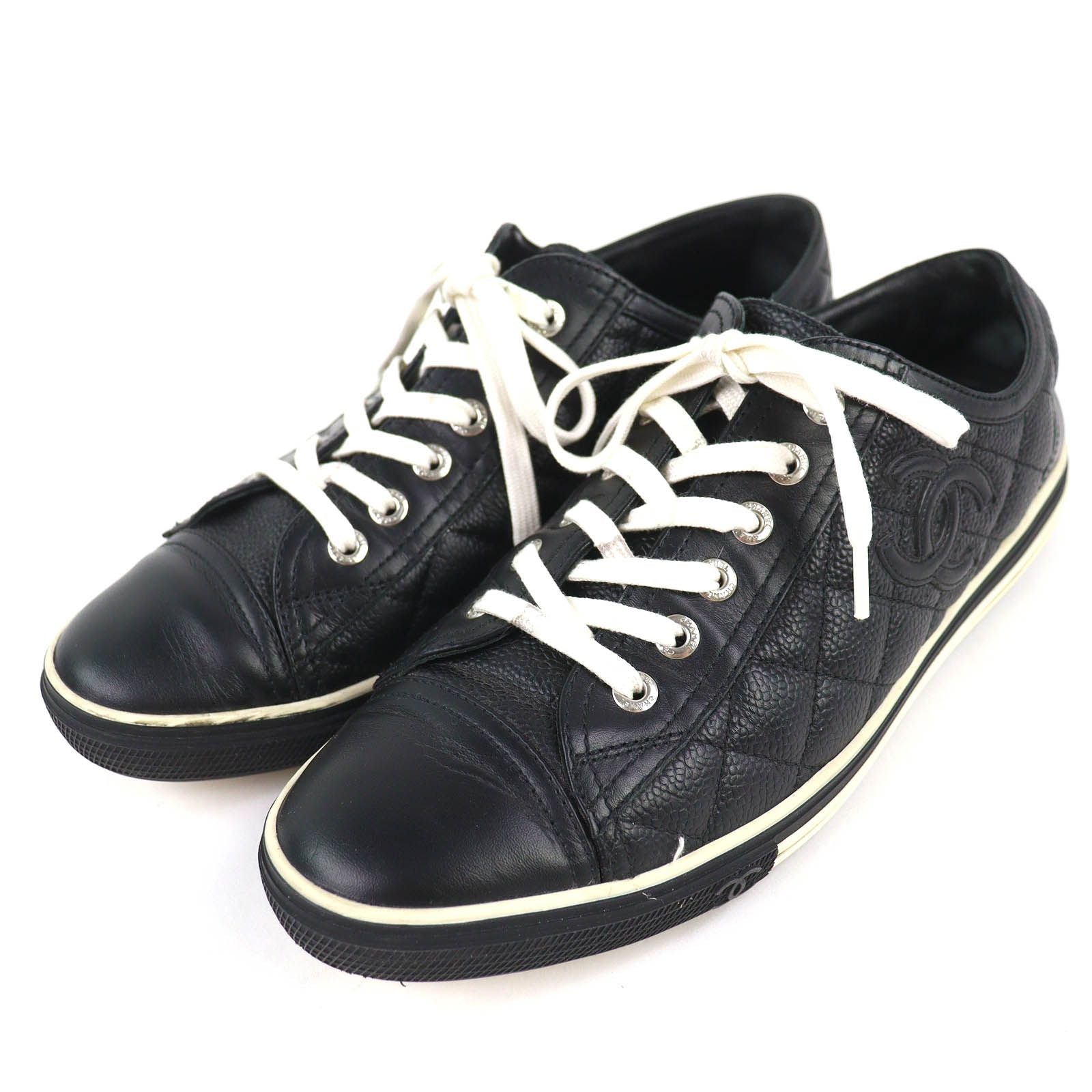 Chanel Caviar Leather CC Logo Quilted Low Cut Sneakers Black White