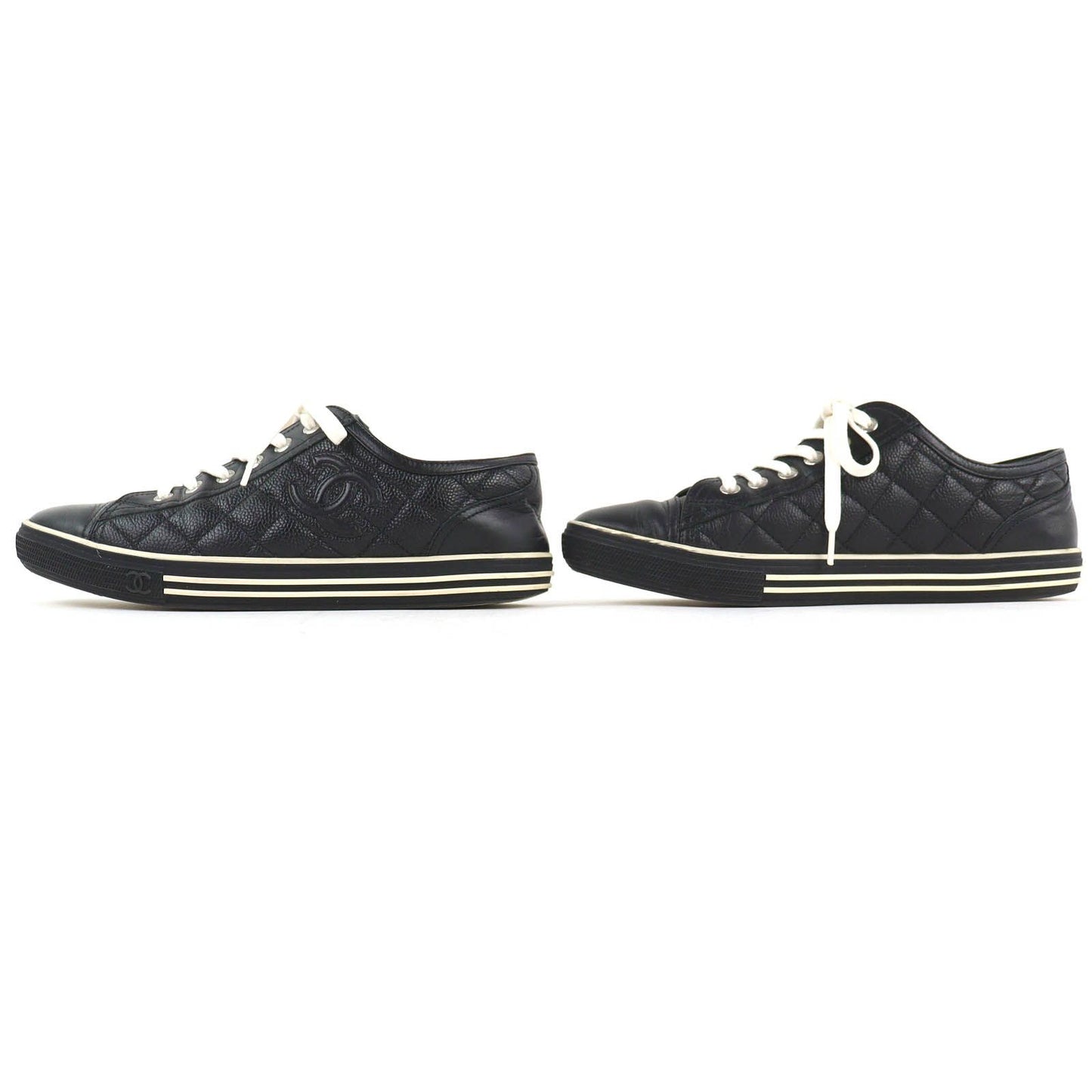 Chanel Caviar Leather CC Logo Quilted Low Cut Sneakers Black White — view 2