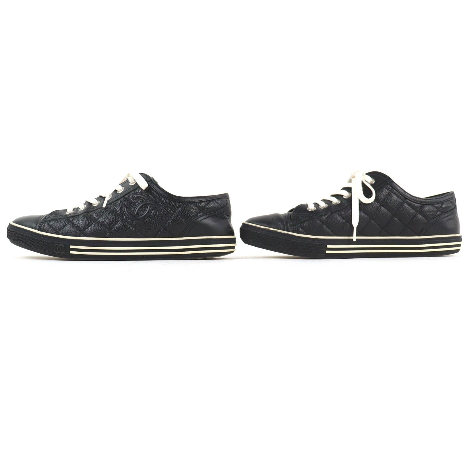 Chanel Caviar Leather CC Logo Quilted Low Cut Sneakers Black White — view 2