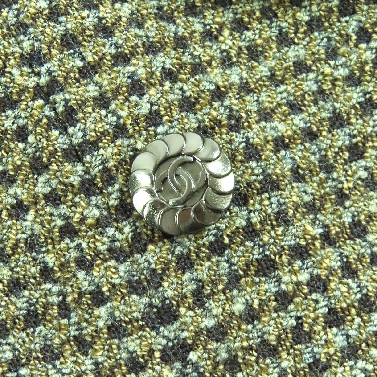 Chanel Vintage CC Logo Button Wool Tweed Double Jacket Khaki 44 — view 6