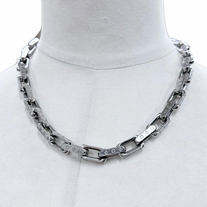 Louis Vuitton 2022 129800 Necklace — view 3