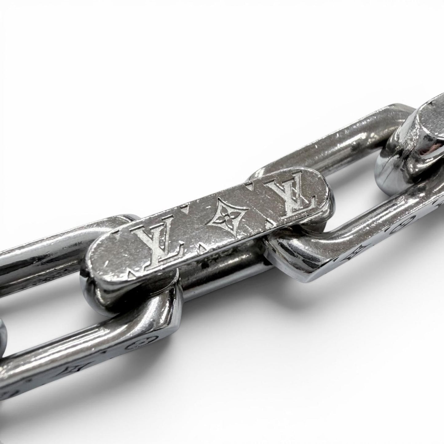 Louis Vuitton 2022 129800 Necklace — view 4
