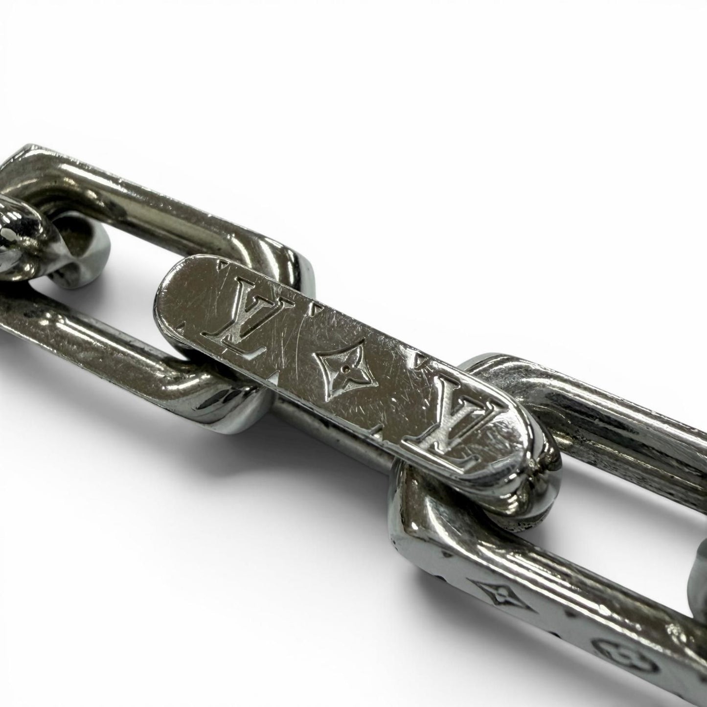 Louis Vuitton Collier Chain Monogram Necklace Silver — view 4