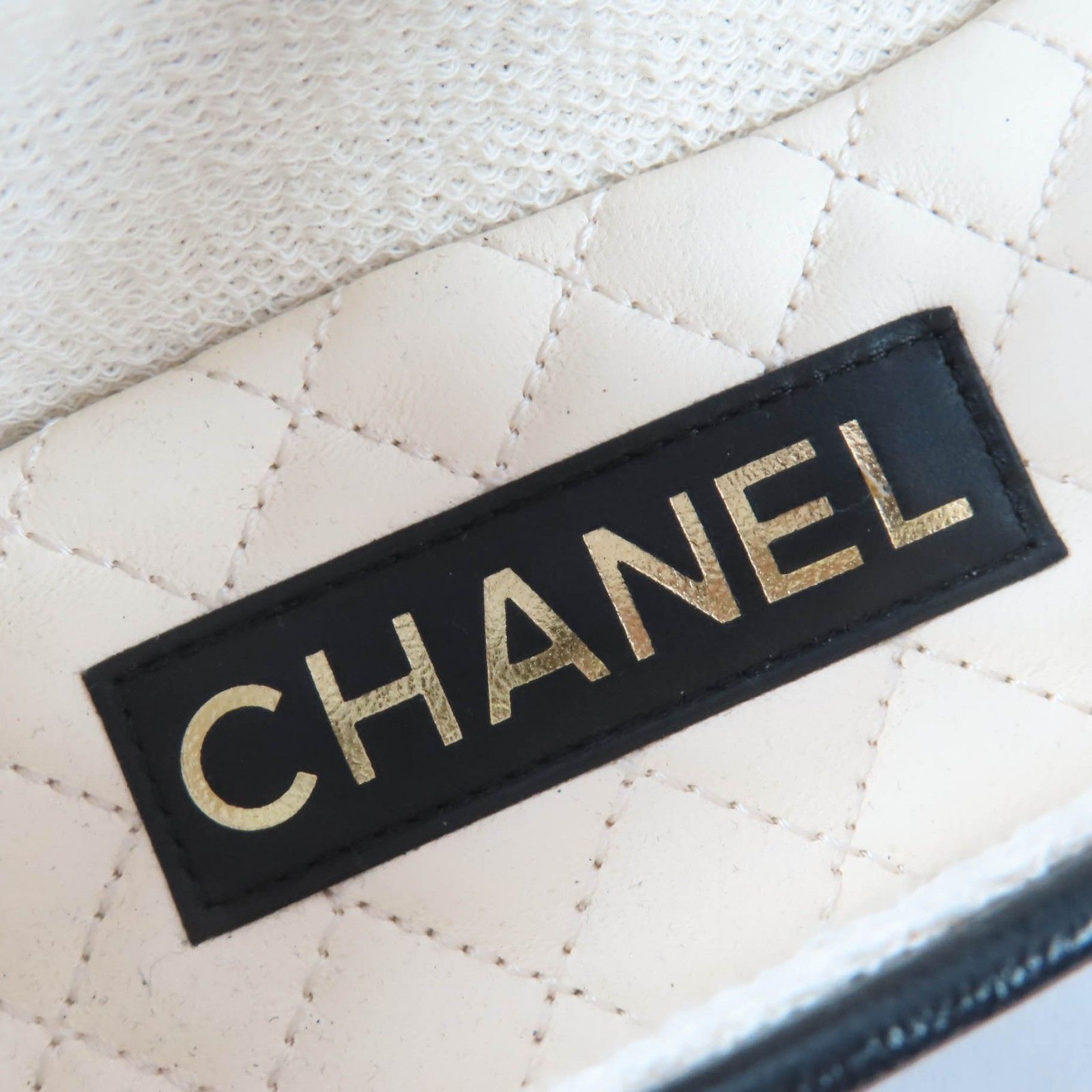 Chanel 25c Mary Jane CC Logo Leather Ballet Shoes Black — view 9