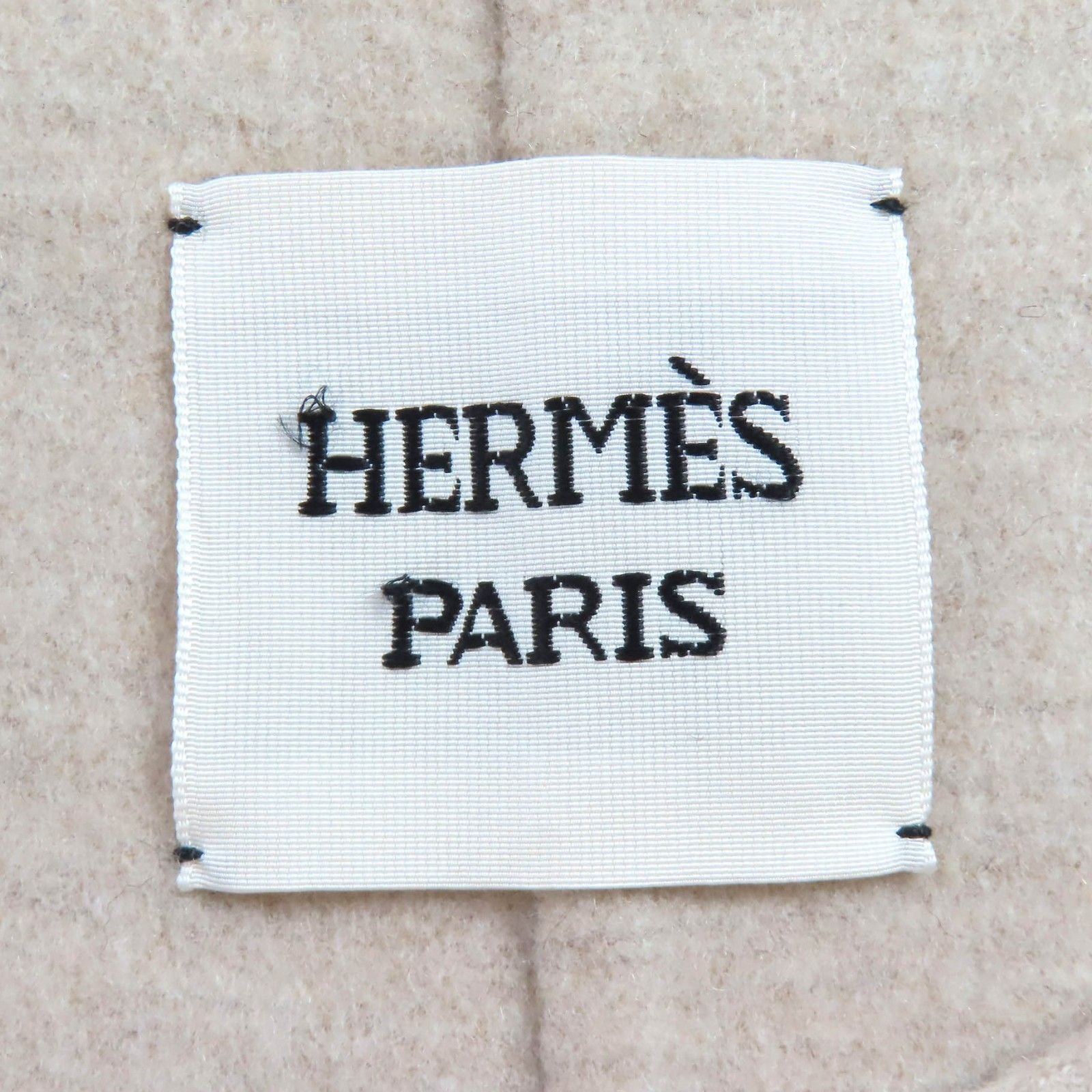 Hermes Cashmere Wood Series Button Long Gilet Vest Beige 44 Recommended — view 7