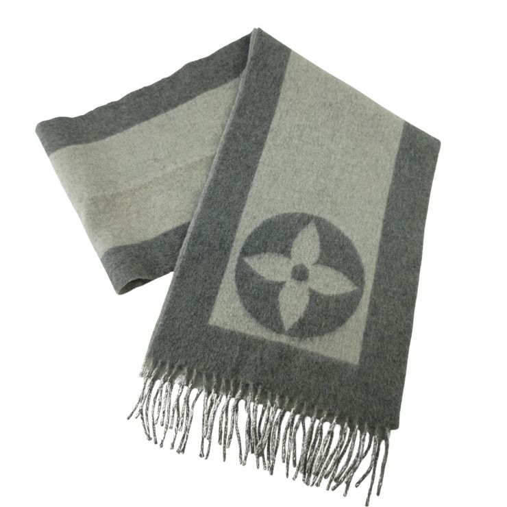 Louis Vuitton Scarf Echarpe Calf Gray Wool 75% Angora 25% Fringe — view 2