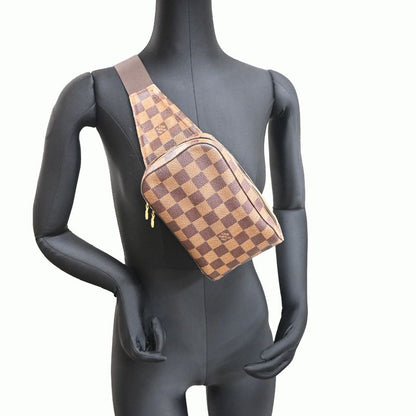 Louis Vuitton Belt Bag — view 9
