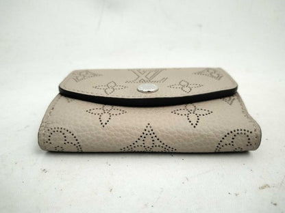 Louis Vuitton Trifold Wallet Portefeuille Iris XS Gale Mahina Silver — view 3