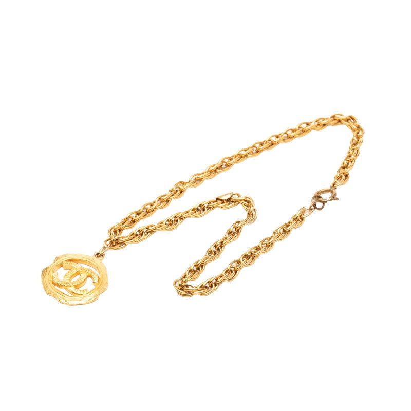 Chanel CC Logo Necklace Gold Plated — view 3