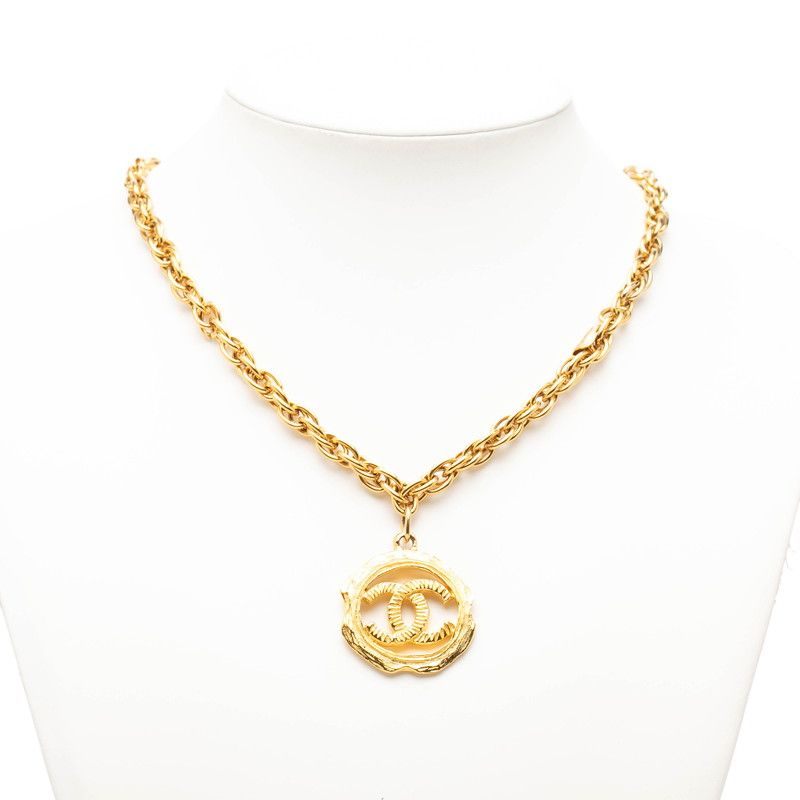 Chanel CC Logo Necklace Gold Plated — view 6
