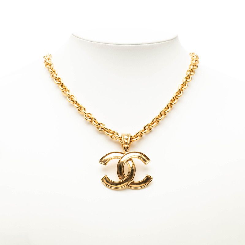 Chanel CC Logo Vintage Chain Pendant Necklace Gold Plated — view 6