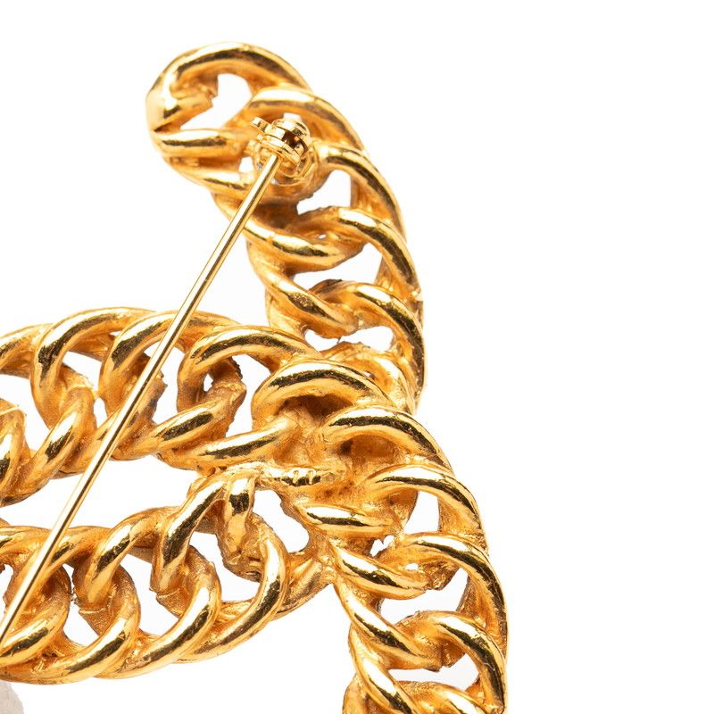 Chanel CC Logo Vintage Chain Brooch Gold Plated — view 3