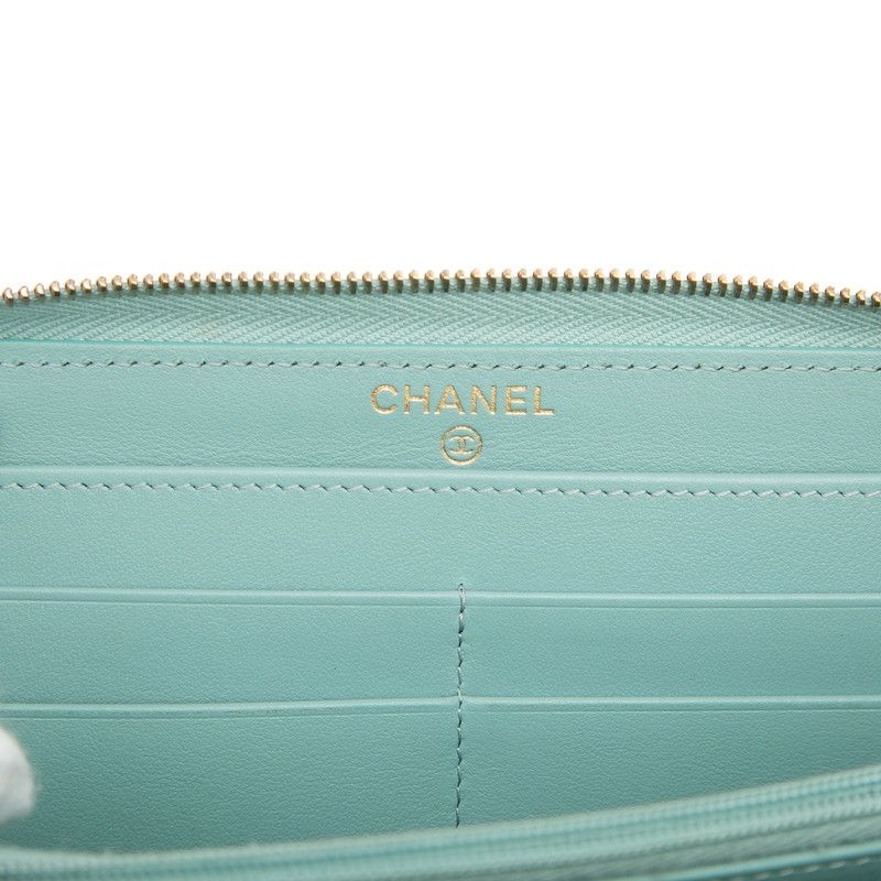 Chanel CC Logo Quilted Round Zip Wallet Light Blue Caviar Leather — view 5