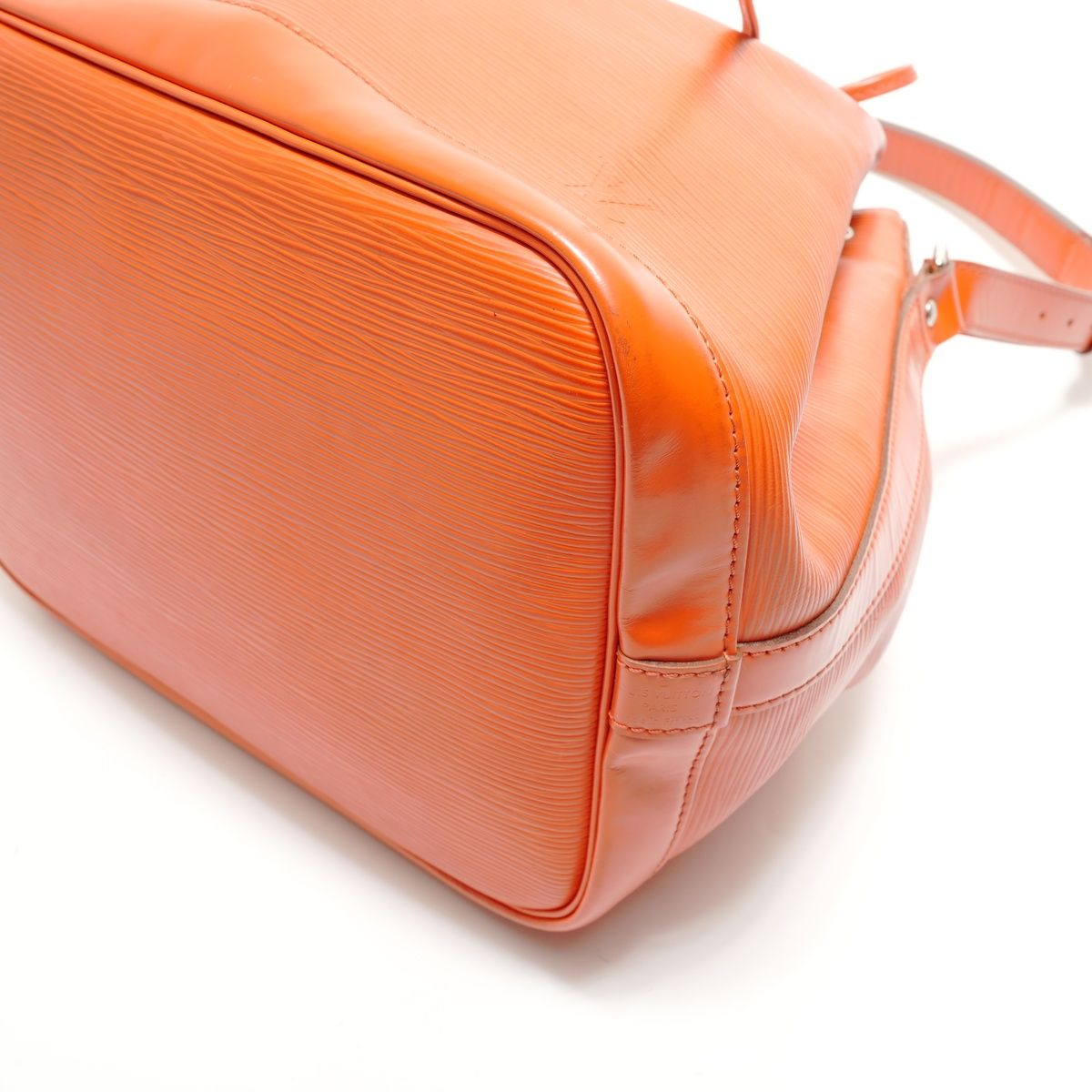 Louis Vuitton Shoulder Bag Petit Noe Epi — view 6