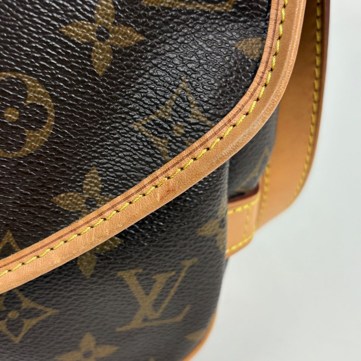 Louis Vuitton Saumur 30 Crossbody Shoulder Bag Monogram Brown — view 4