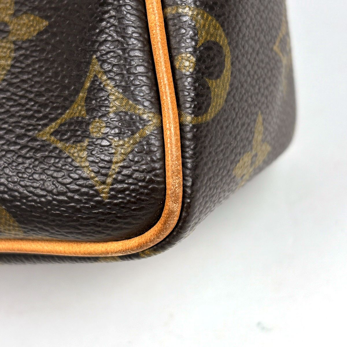 Louis Vuitton Viva-Cite PM Shoulder Bag Monogram Brown — view 3