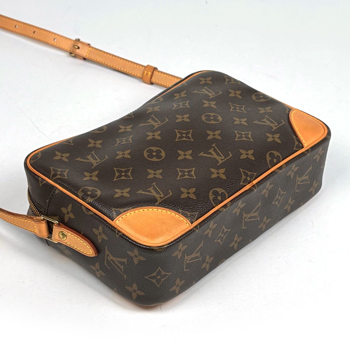 Louis Vuitton Trocadero 27 Shoulder Bag Monogram Brown — view 2