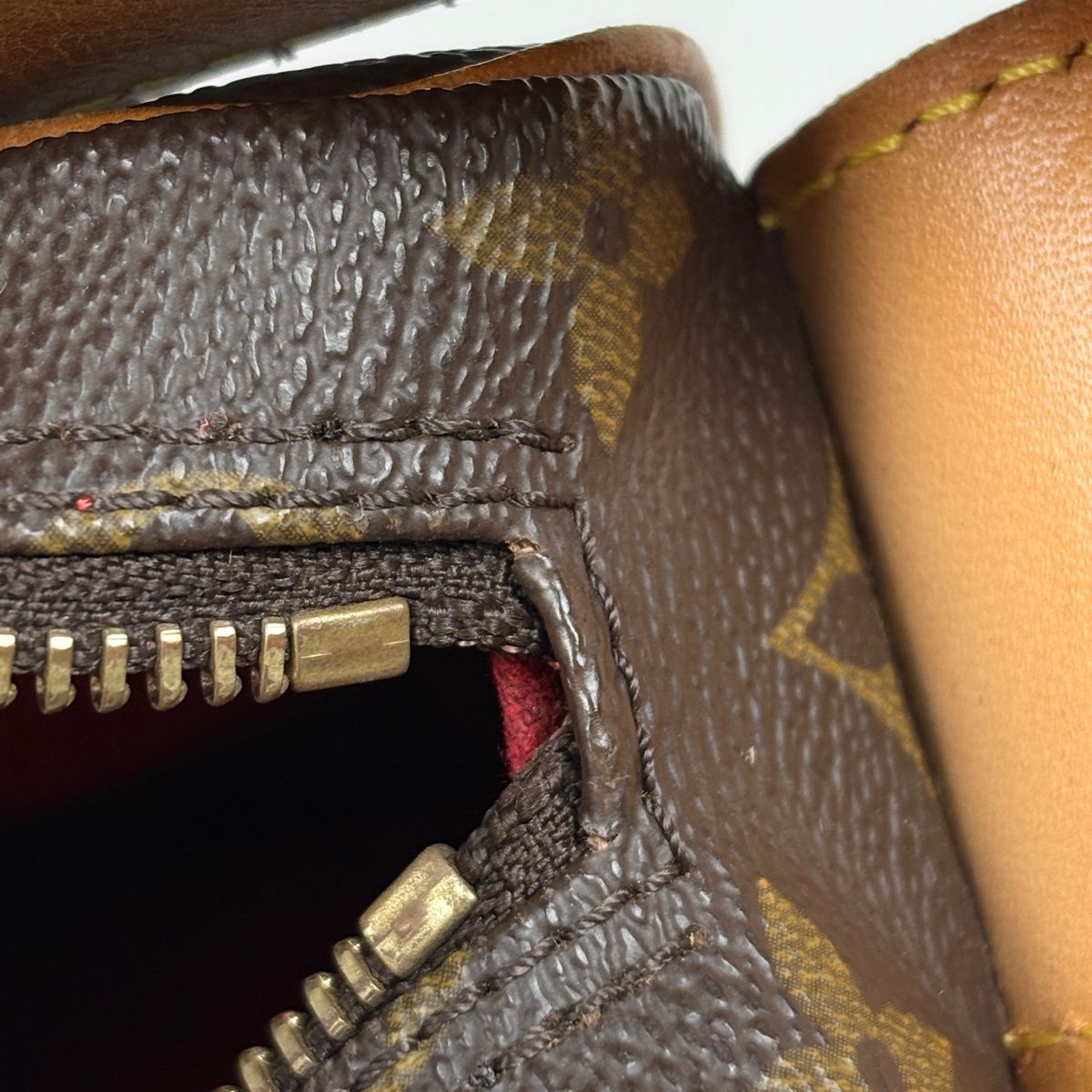 Louis Vuitton Croissant MM Shoulder Bag Monogram Brown — view 5