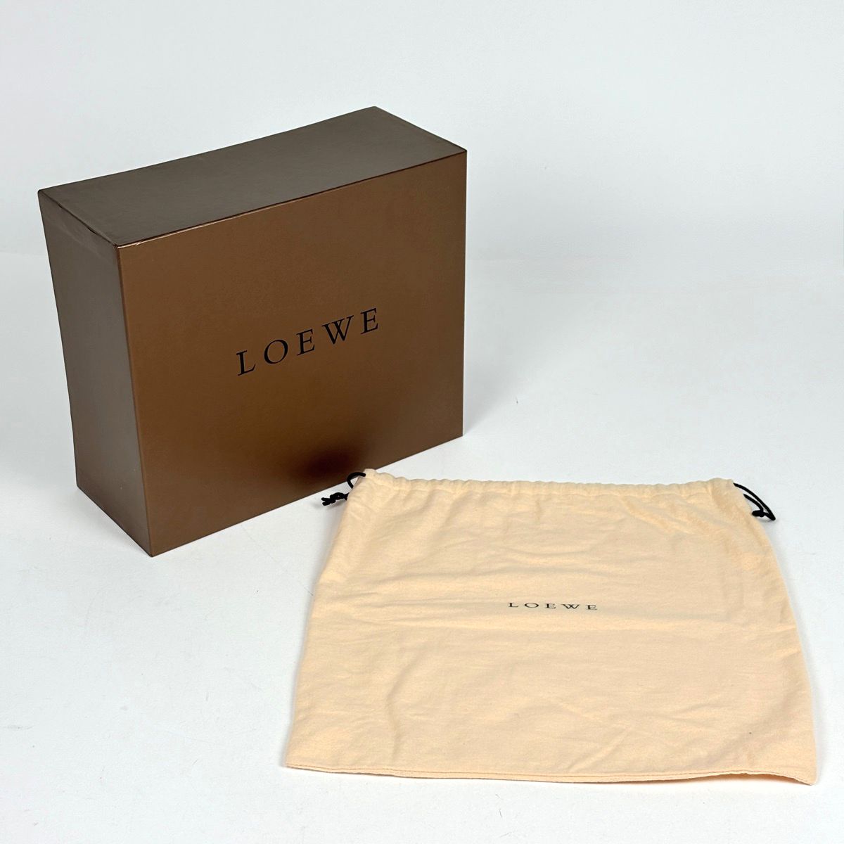 Loewe Amazona 26 Handbag Suede Brown — view 8