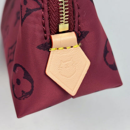 Louis Vuitton Pochette Cosmetic PM Gray Scoddington Makeup Pouch Nylon Red — view 6
