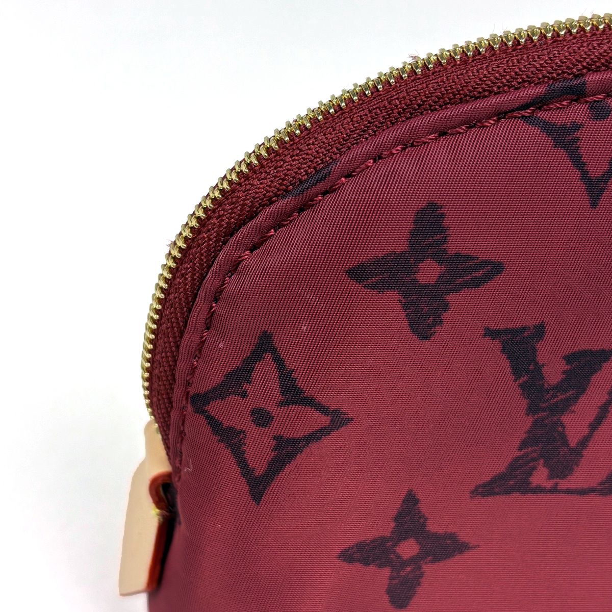 Louis Vuitton Pochette Cosmetic PM Gray Scoddington Makeup Pouch Nylon Red — view 4