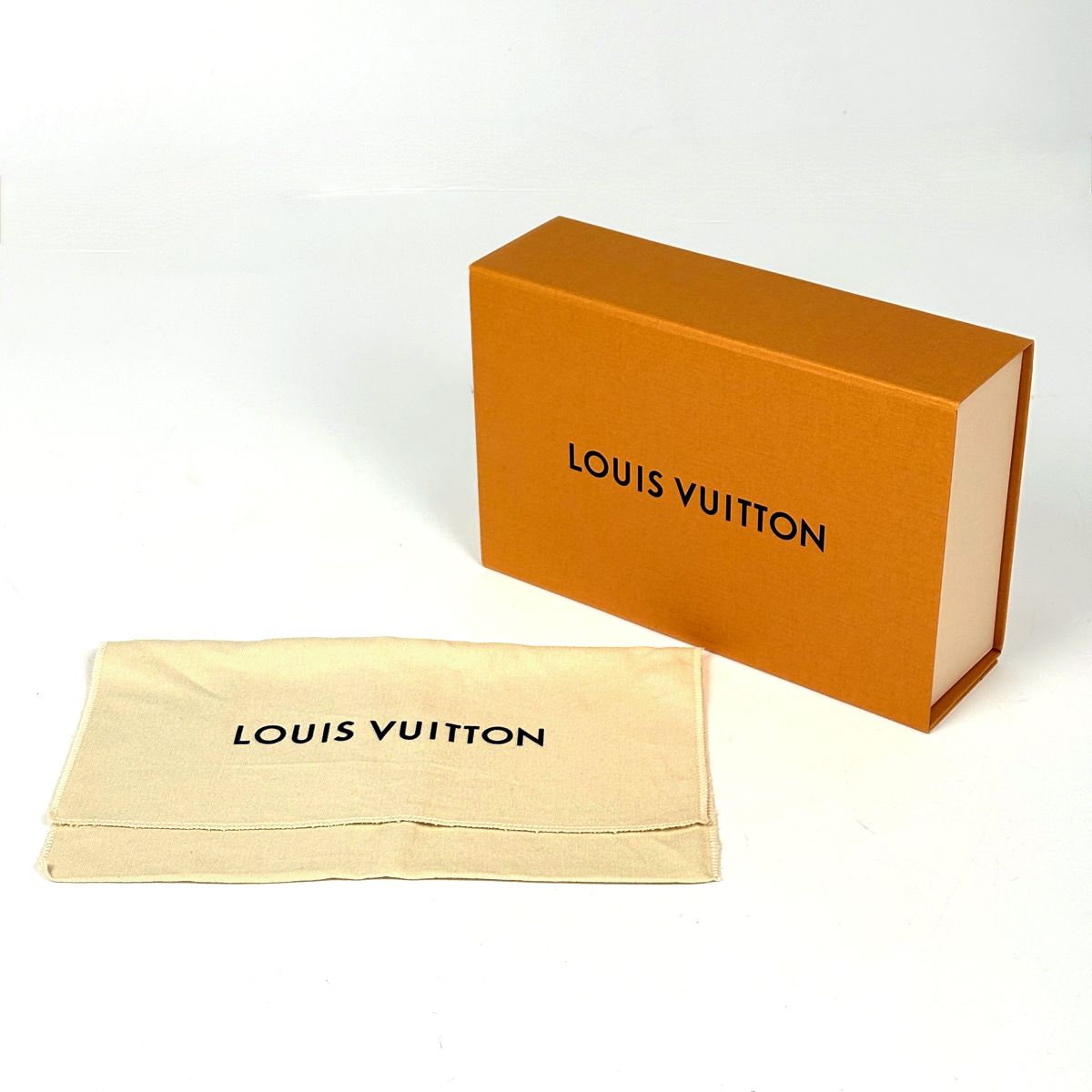Louis Vuitton Pochette Cosmetic PM Gray Scoddington Makeup Pouch Nylon Red — view 8